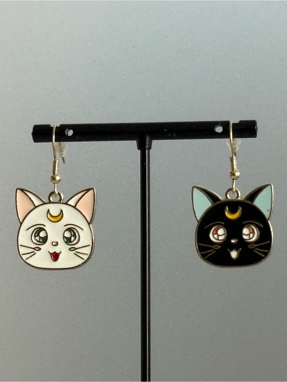 Sailormoon Luna and Artermis Crescent Moon Earrings - White and Black